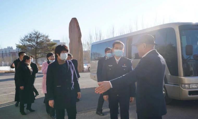 朝陽副市長、市公安局黨委書記、局長趙丕顯帶隊參觀冰河集團